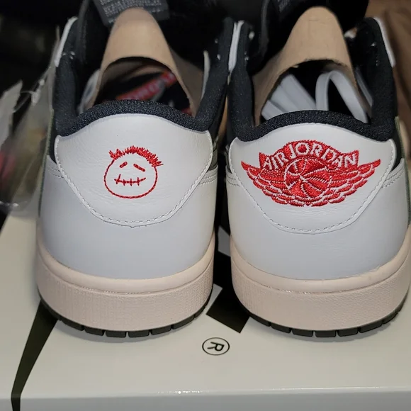 Jordan 1 Low x Travis Scott Medium Olive